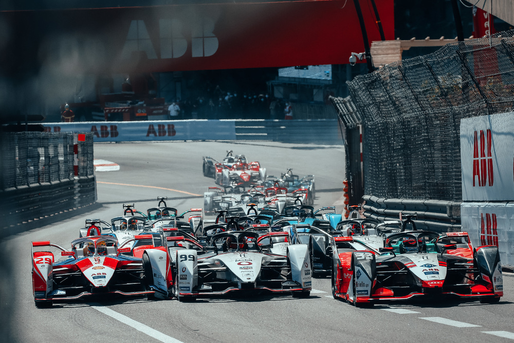 Amiel Lindesay คาดหวังถึงผลงานที่ดีในช่วงครึ่งฤดูกาล ของทีมแข่ง TAG Heuer Porsche Formula E