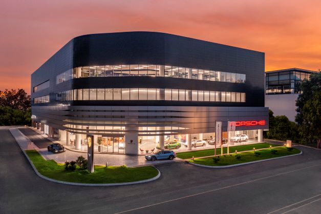 ศูนย์บริการ Porsche Centre Saigon เปิดตัว ‘Destination Porsche’