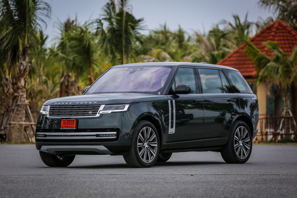 แลนด์โรเวอร์เปิดตัว NEW RANGE ROVER สร้างนิยามใหม่ของการเดินทางที่หรูหรา