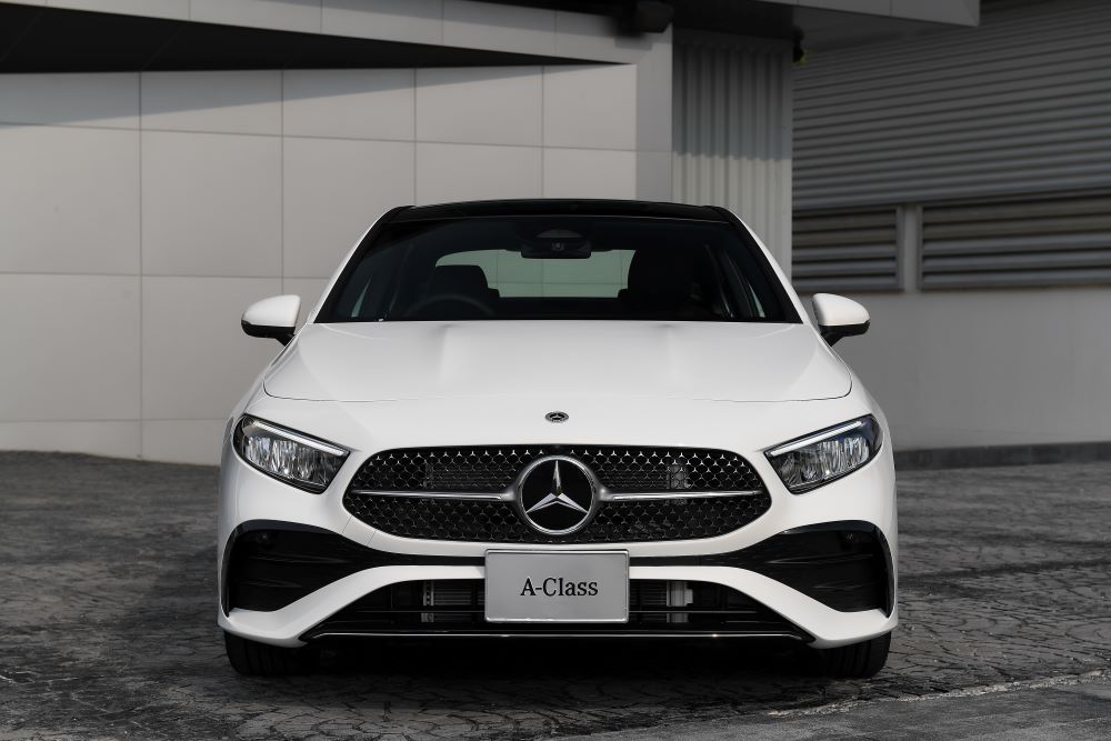 เมอร์เซเดส-เบนซ์ ปรับโฉมซีดานหรูไซส์คอมแพกต์ เปิดตัว The new A-Class โมเดลปี 2023